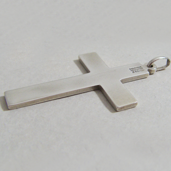 (p1118)Solid silver cross.